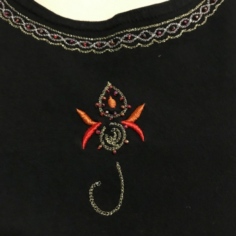 Embroidered Top - Picture 4 of 6